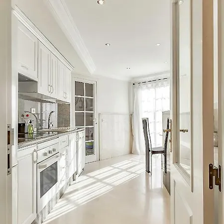 With Large Terrace In Terrazas Del Duque * 阿德耶