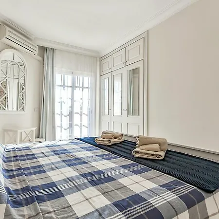 公寓 With Large Terrace In Terrazas Del Duque