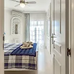 Апартаменты With Large Terrace In Terrazas Del Duque
