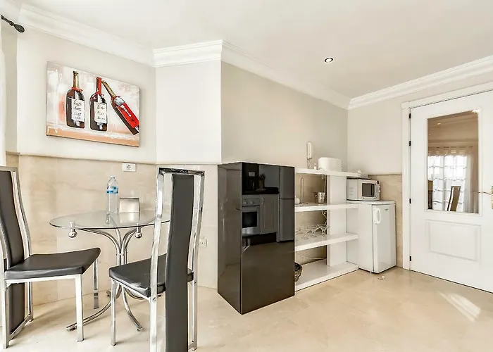 With Large Terrace In Terrazas Del Duque 아파트 아데제