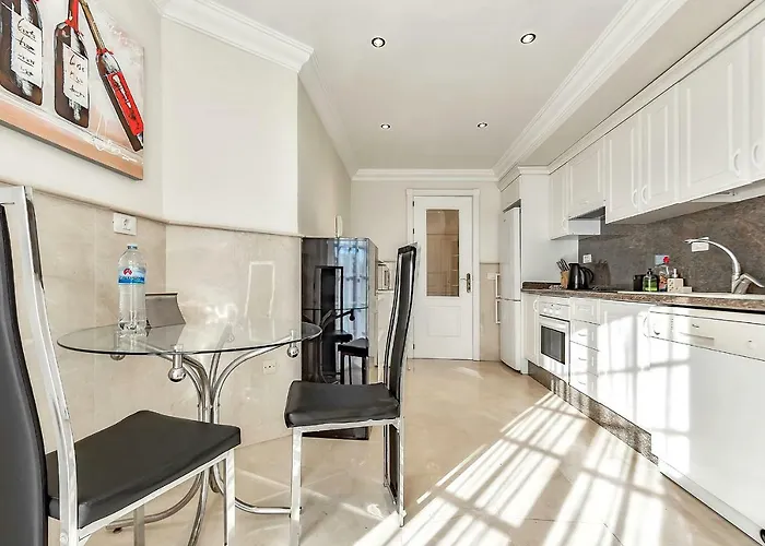 With Large Terrace In Terrazas Del Duque 아데제