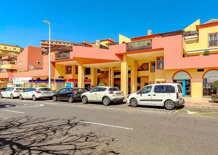 With Large Terrace In Terrazas Del Duque 아파트 아데제