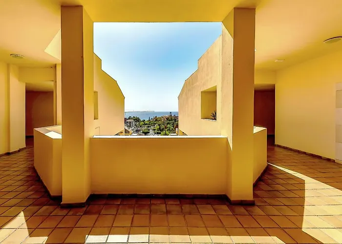 With Large Terrace In Terrazas Del Duque * 아데제