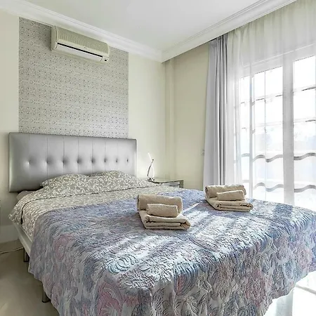 With Large Terrace In Terrazas Del Duque Appartement