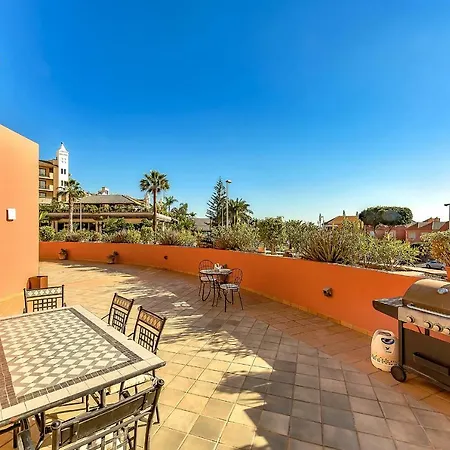 With Large Terrace In Terrazas Del Duque Daire
