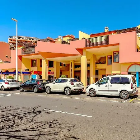 With Large Terrace In Terrazas Del Duque Appartement Costa Adeje (Tenerife)