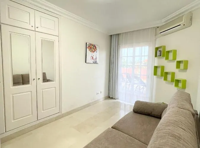 Daire With Large Terrace In Terrazas Del Duque *