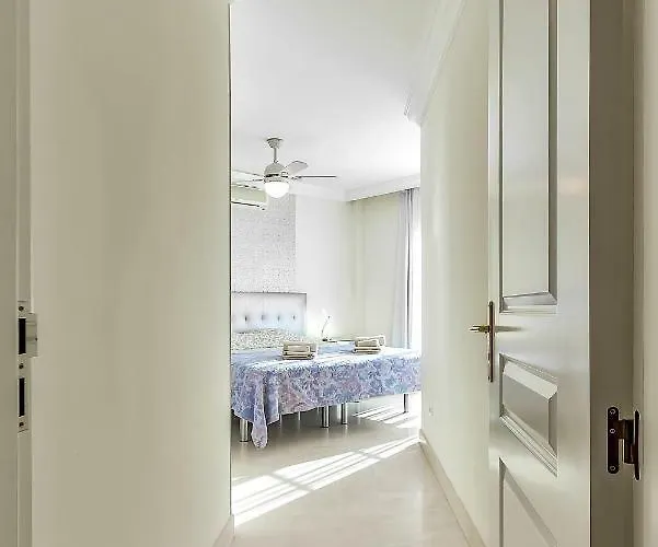 Daire With Large Terrace In Terrazas Del Duque *